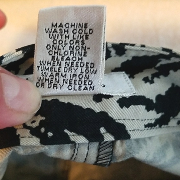 Like🆕️ Dress Blouse & 🆕️ Harold's Skirt Set - Picture 7 of 7